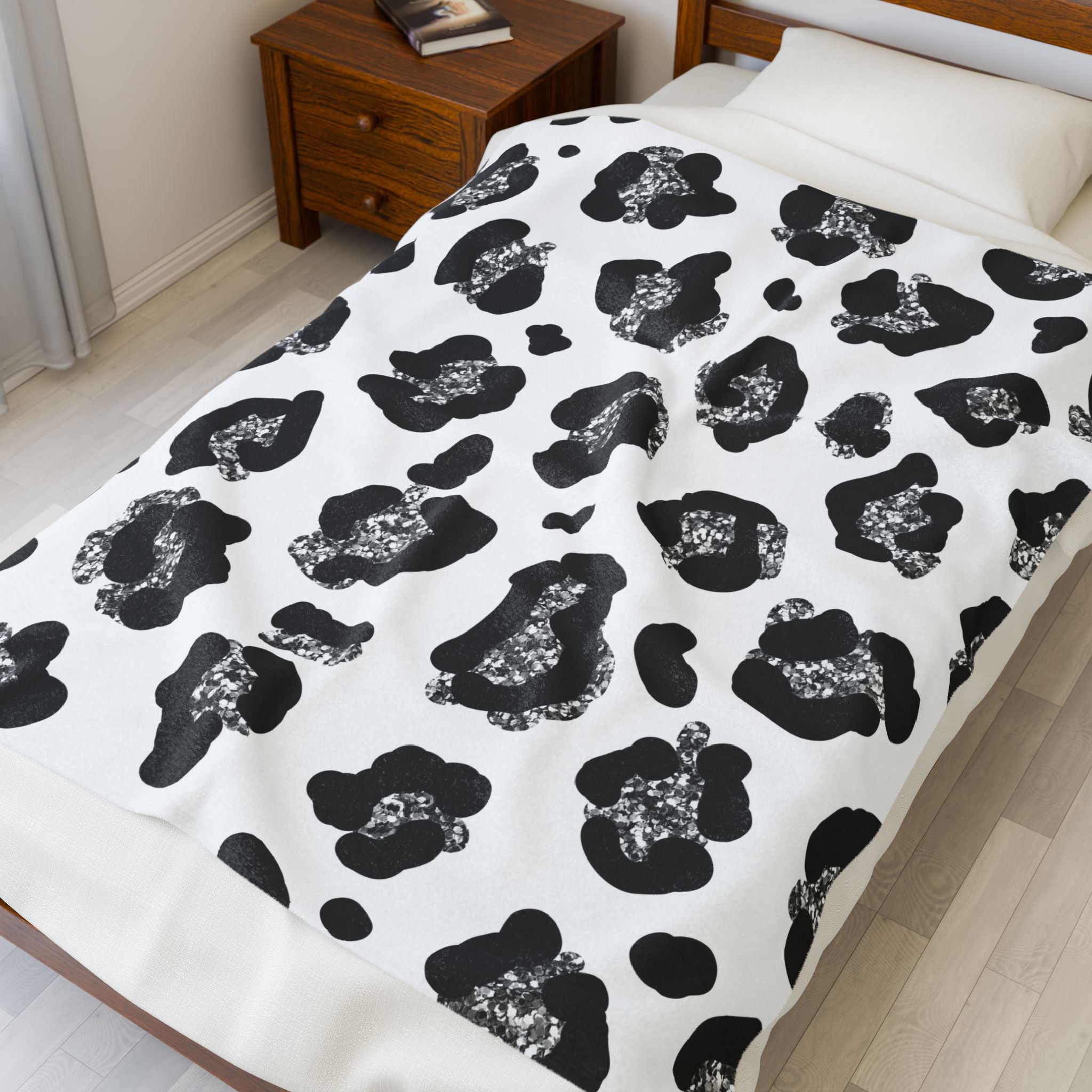 Velveteen Plush Blanket - Black Leopard Glitter